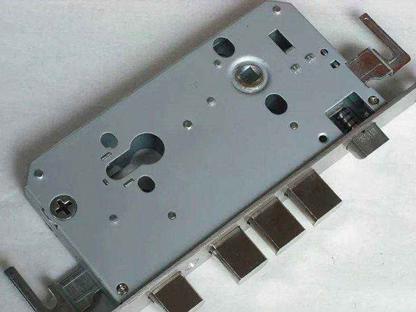 东洲24小时上门开锁公司